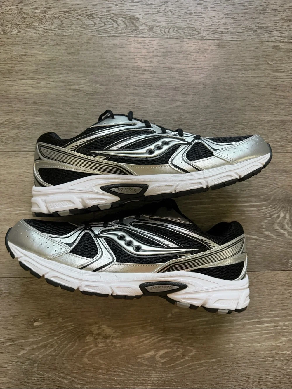 Saucony Men's Black and Silver Athletic Running Shoes